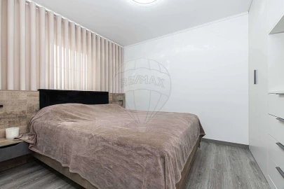 Apartamento T3 para Venda em Póvoa de Santa Iria e Forte da Casa