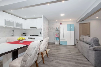 Apartamento T3 para Venda em Póvoa de Santa Iria e Forte da Casa