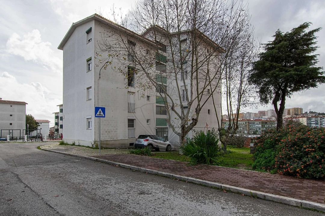 Apartamento T3 para Venda em Póvoa de Santa Iria e Forte da Casa Foto 2
