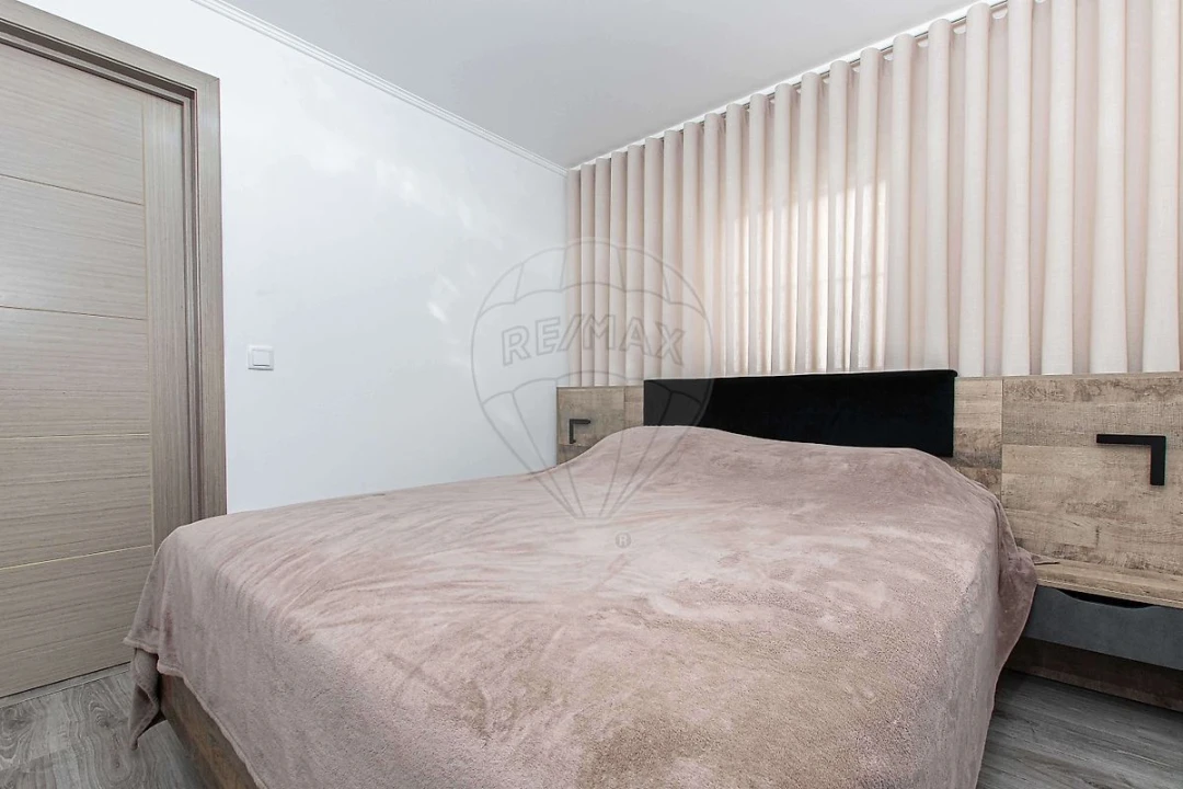 Apartamento T3 para Venda em Póvoa de Santa Iria e Forte da Casa Foto 8