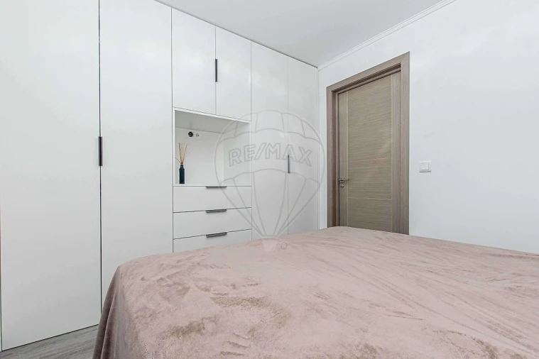 Apartamento T3 para Venda em Póvoa de Santa Iria e Forte da Casa Foto 7