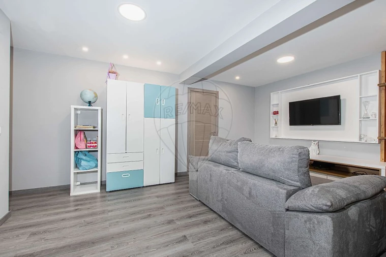 Apartamento T3 para Venda em Póvoa de Santa Iria e Forte da Casa Foto 16