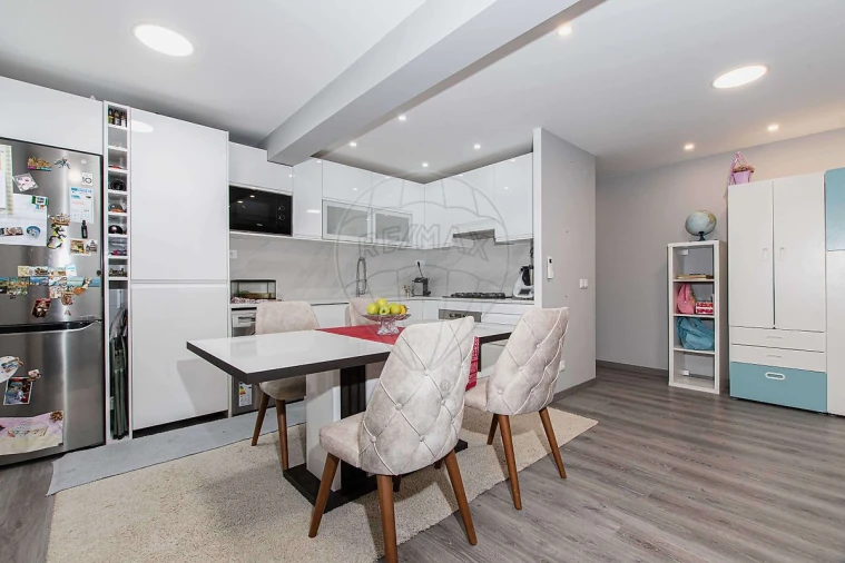 Apartamento T3 para Venda em Póvoa de Santa Iria e Forte da Casa Foto 20