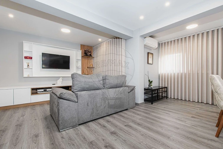Apartamento T3 para Venda em Póvoa de Santa Iria e Forte da Casa Foto 13