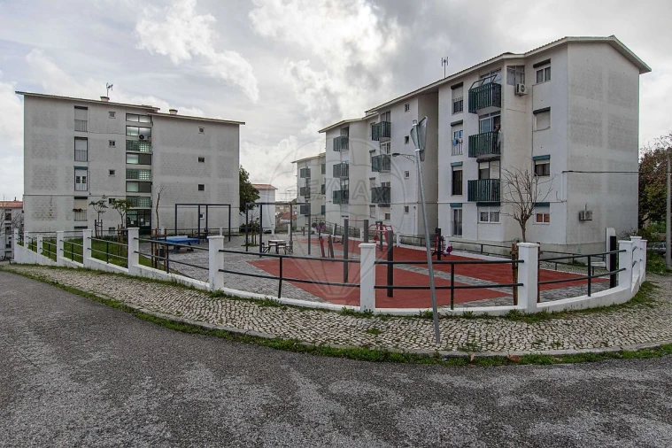 Apartamento T3 para Venda em Póvoa de Santa Iria e Forte da Casa Foto 4