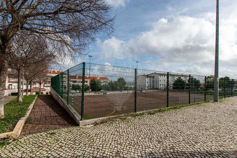 Apartamento T3 para Venda em Póvoa de Santa Iria e Forte da Casa Foto 5