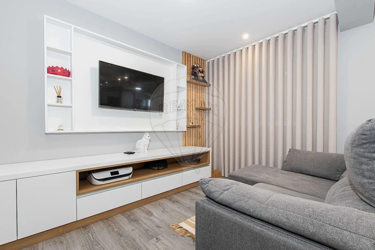 Apartamento T3 para Venda em Póvoa de Santa Iria e Forte da Casa Foto 14