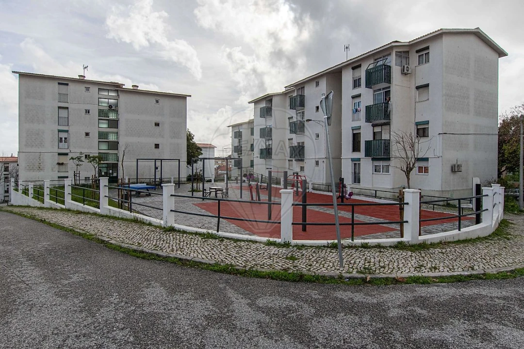 Apartamento T3 para Venda em Póvoa de Santa Iria e Forte da Casa Foto 4
