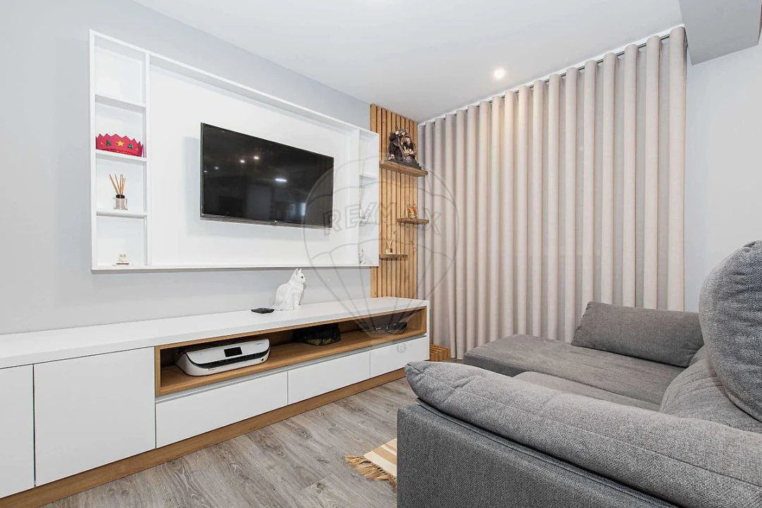 Apartamento T3 para Venda em Póvoa de Santa Iria e Forte da Casa Foto 14