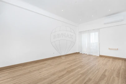Apartamento T2 para Arrendamento em Póvoa de Santa Iria e Forte da Casa