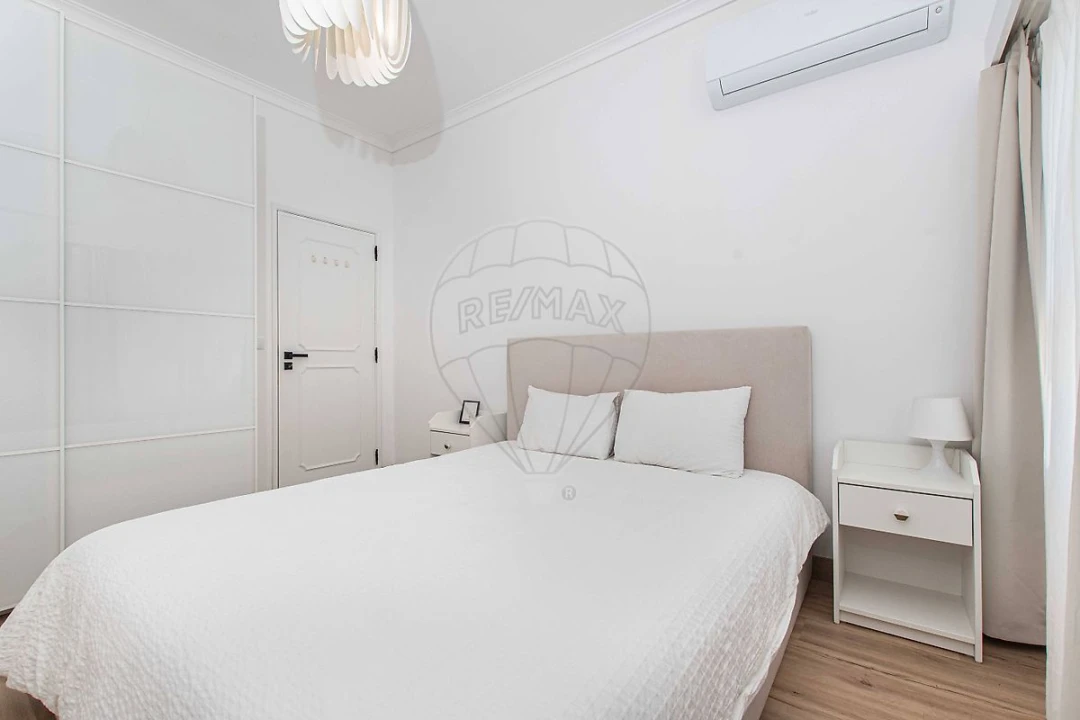 Apartamento T2 para Arrendamento em Póvoa de Santa Iria e Forte da Casa Foto 2