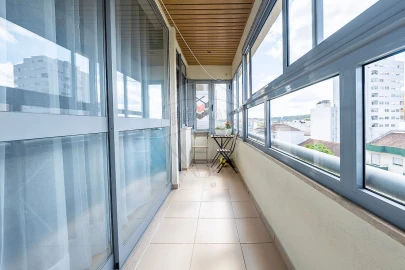 Apartamento T2 para Arrendamento em Rio Maior