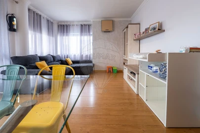 Apartamento T2 para Arrendamento em Rio Maior