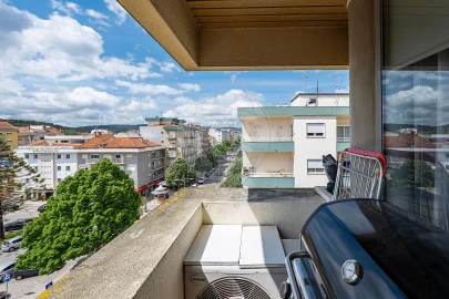 Apartamento T2 para Arrendamento em Rio Maior