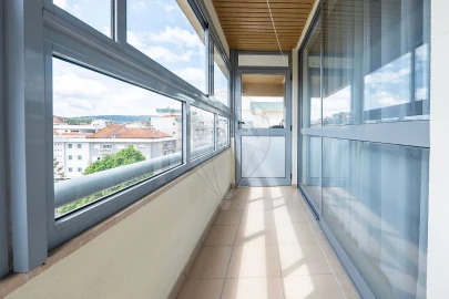 Apartamento T2 para Arrendamento em Rio Maior
