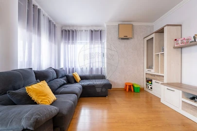 Apartamento T2 para Arrendamento em Rio Maior