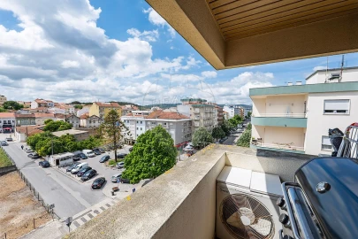Apartamento T2 para Arrendamento em Rio Maior