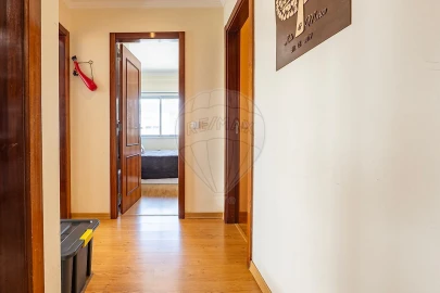 Apartamento T2 para Arrendamento em Rio Maior