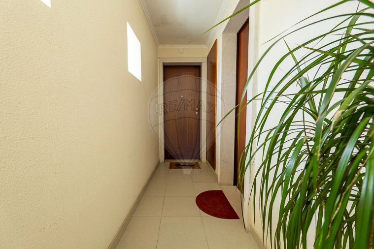 Apartamento T2 para Arrendamento em Rio Maior Foto 37