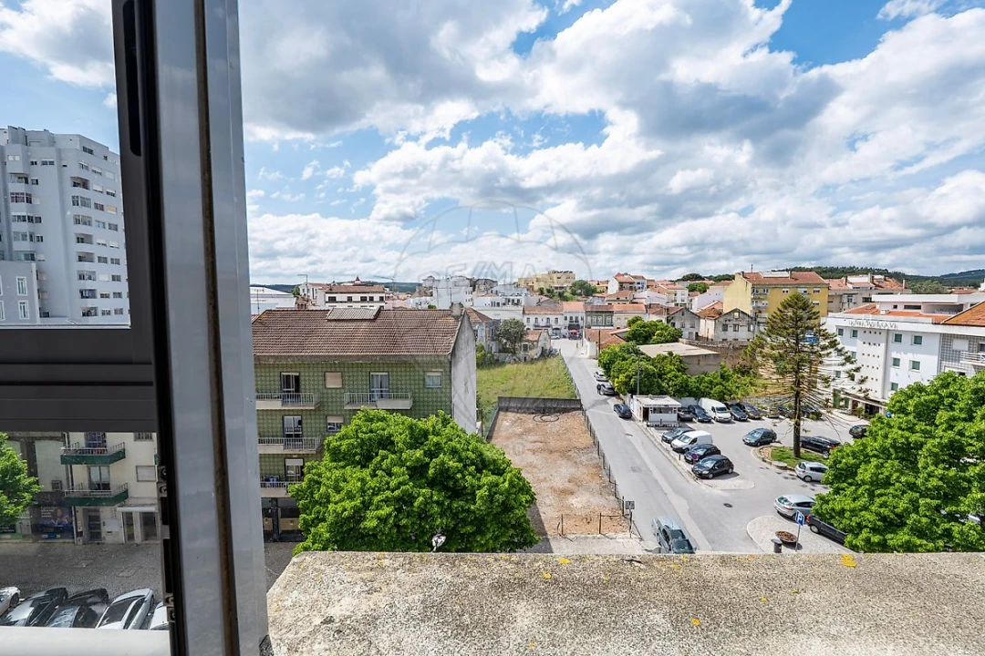 Apartamento T2 para Arrendamento em Rio Maior Foto 36