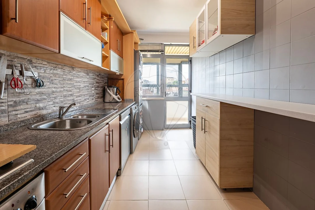 Apartamento T2 para Arrendamento em Rio Maior Foto 9