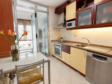 Apartamento T2 para Venda em Nogueira e Silva Escura