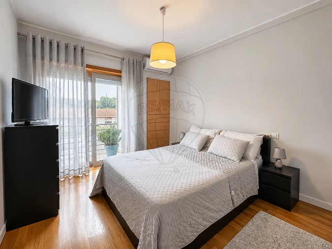 Apartamento T2 para Venda em Nogueira e Silva Escura Foto 33