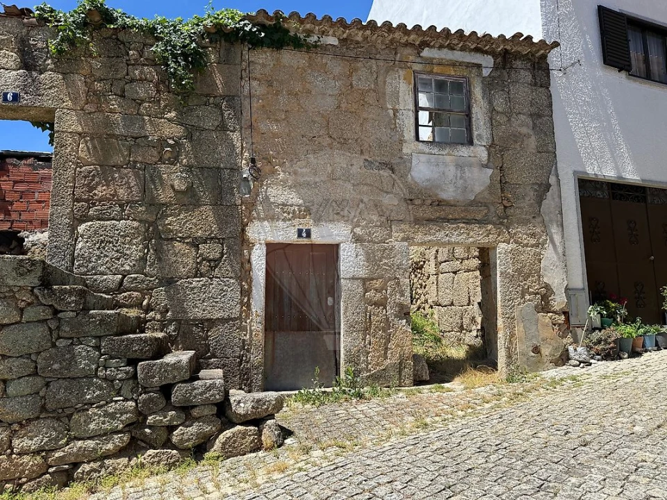 Armazém para Venda em Vale de Prazeres e Mata da Rainha Foto 8