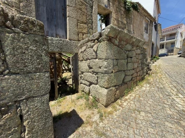 Armazém para Venda em Vale de Prazeres e Mata da Rainha