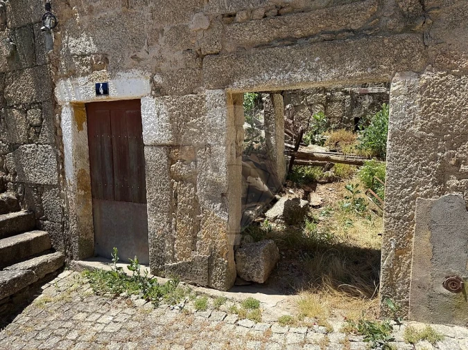 Armazém para Venda em Vale de Prazeres e Mata da Rainha Foto 4
