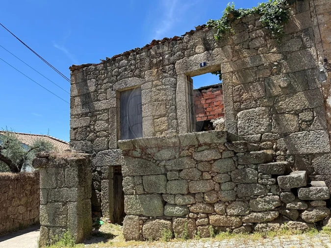 Armazém para Venda em Vale de Prazeres e Mata da Rainha Foto 3