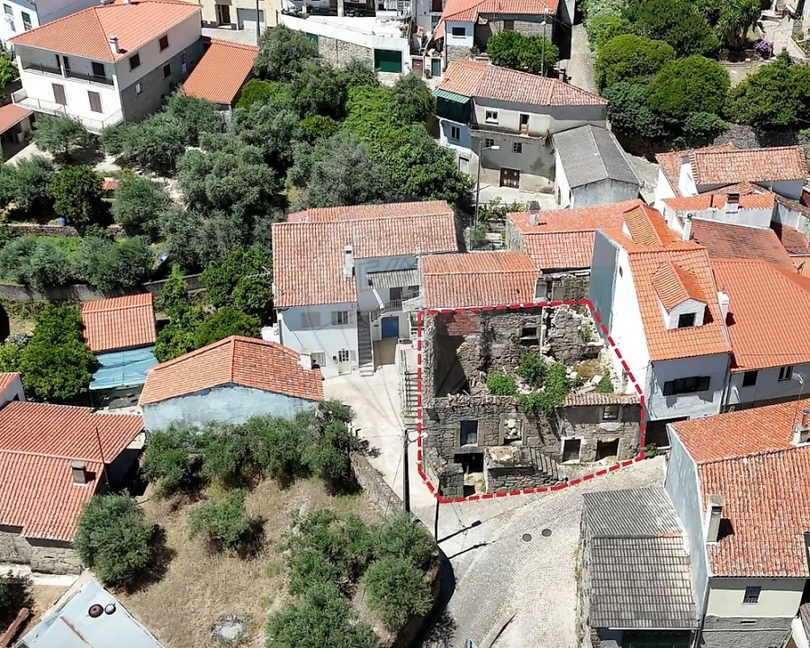 Armazém para Venda em Vale de Prazeres e Mata da Rainha Foto 1