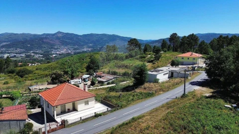Terreno para Venda em Arcos de Valdevez (São Paio) e Giela
