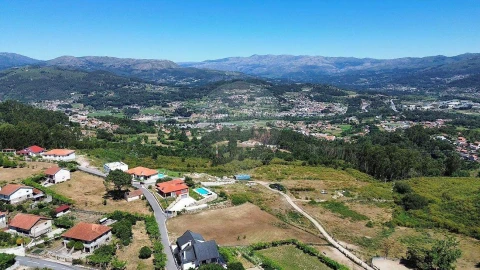 Terreno para Venda em Arcos de Valdevez (São Paio) e Giela