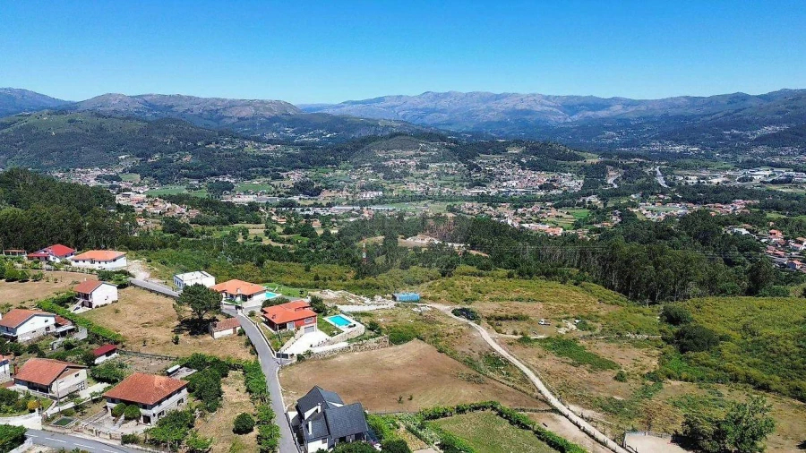 Terreno para Venda em Arcos de Valdevez (São Paio) e Giela Foto 2