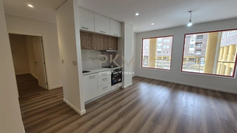 Apartamento T2 para Venda em Santa Maria Maior