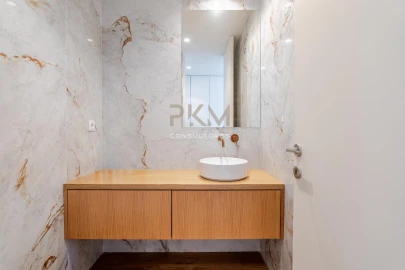 Apartamento T3 para Venda em Lordelo do Ouro e Massarelos