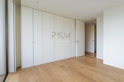 Apartamento T3 para Venda em Lordelo do Ouro e Massarelos