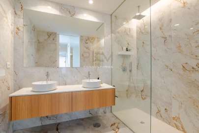 Apartamento T3 para Venda em Lordelo do Ouro e Massarelos