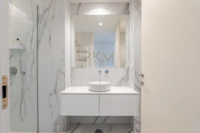 Apartamento T3 para Venda em Lordelo do Ouro e Massarelos
