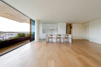 Apartamento T3 para Venda em Lordelo do Ouro e Massarelos
