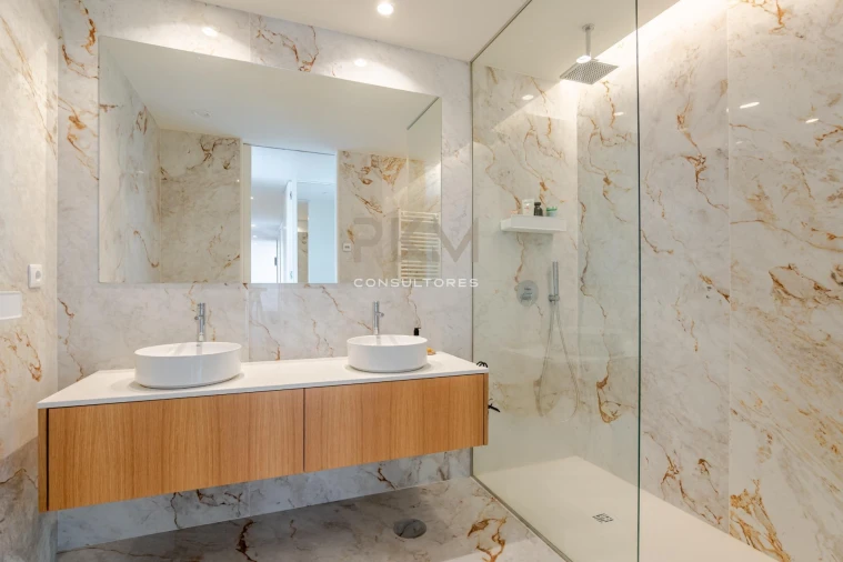 Apartamento T3 para Venda em Lordelo do Ouro e Massarelos Foto 17