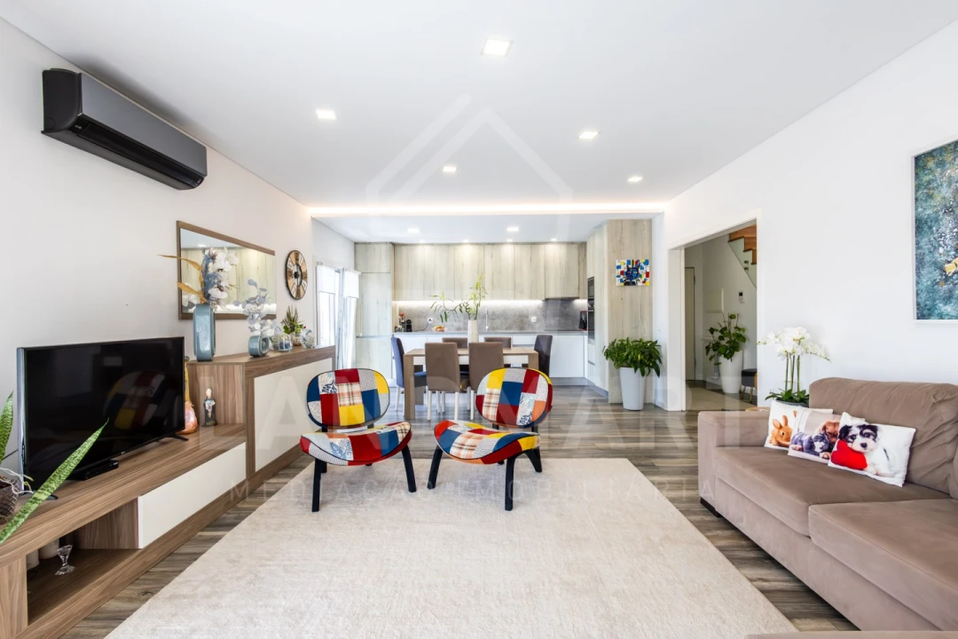 Apartamento T3 para Venda em Turquel Foto 1
