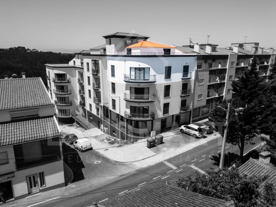 Apartamento T3 para Venda em Turquel Foto 2