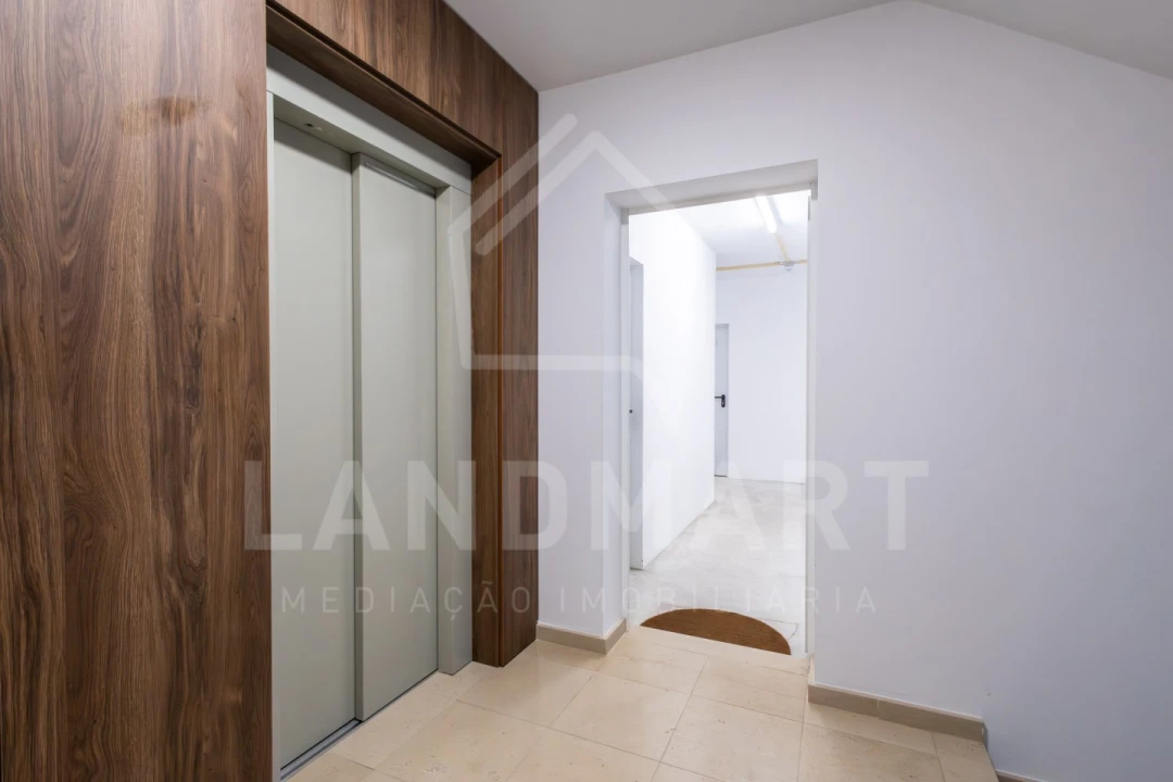 Apartamento T3 para Venda em Turquel Foto 25
