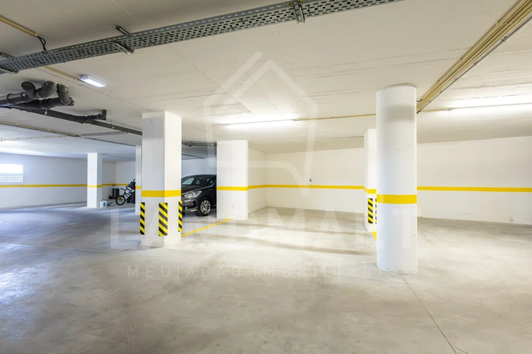Apartamento T3 para Venda em Turquel Foto 26