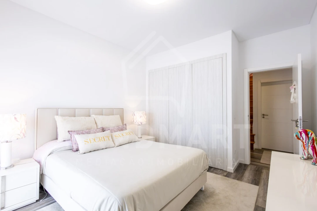 Apartamento T3 para Venda em Turquel Foto 32