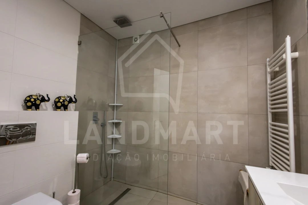 Apartamento T3 para Venda em Turquel Foto 38