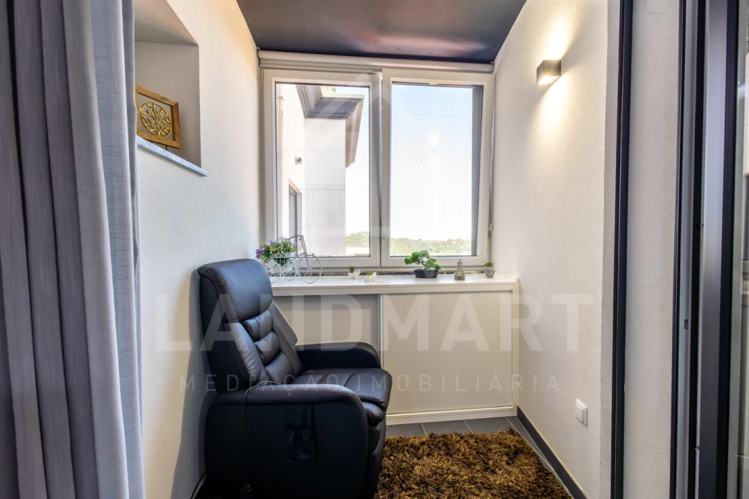 Apartamento T3 para Venda em Turquel Foto 46