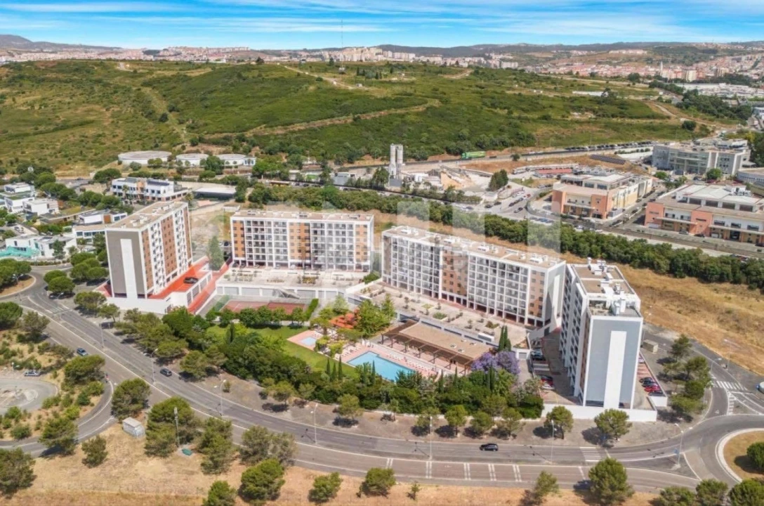 Apartamento T2 para Arrendamento em Carnaxide e Queijas Foto 3